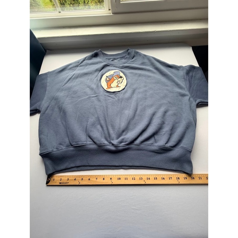 Buc-ee's Womens Oversized Cropped Sweatshirt Blue Beaver Patch Pullover Large